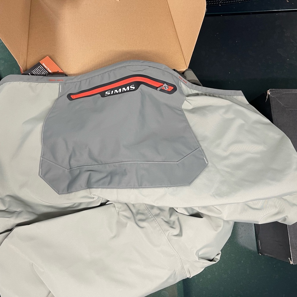 New! Simms Freestone Waders Size XL
